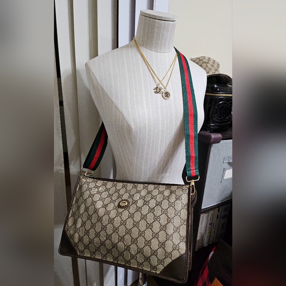 ❌SOLD❌ 💚Gucci Crossbody💚 - Picture 9 of 9